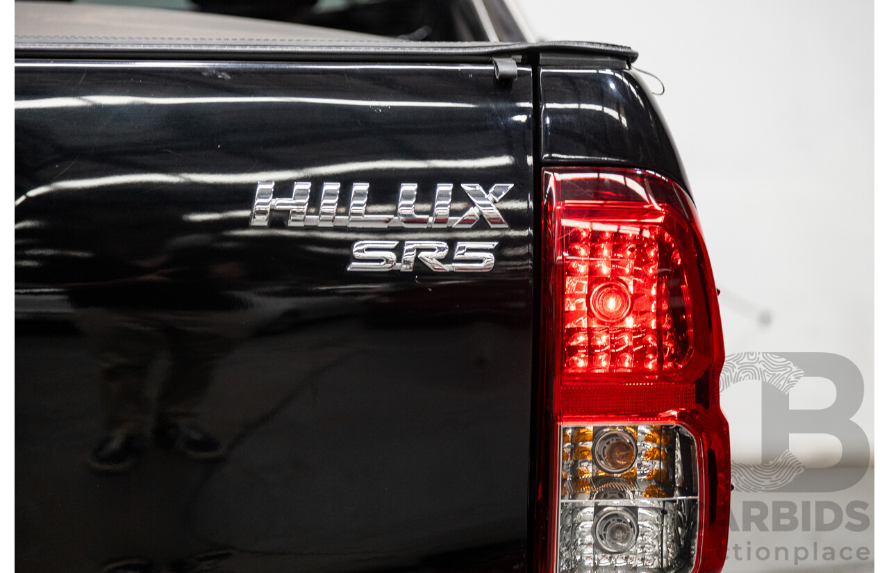 07/2017 Toyota Hilux SR5 (4x4) N80 GUN126R Dual Cab Eclipse Black Turbo Diesel 2.8L