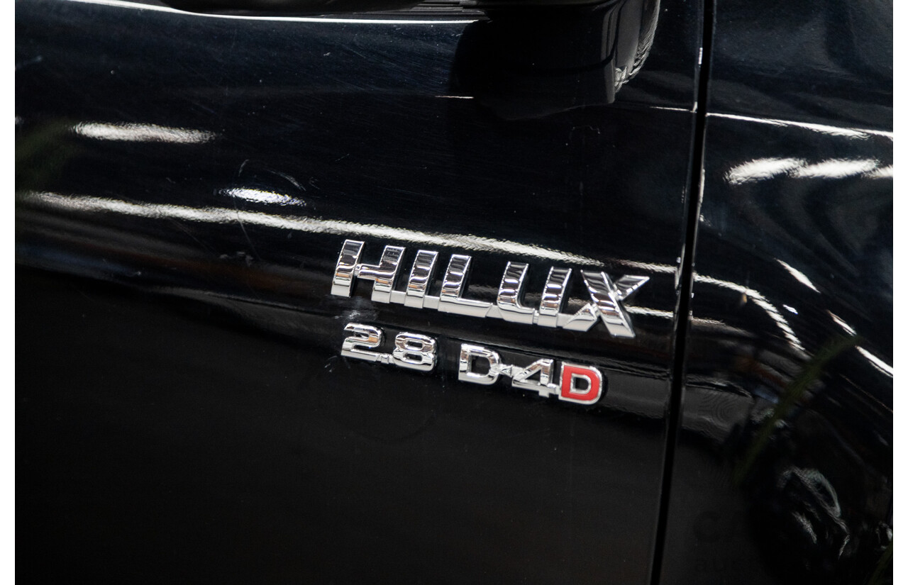 07/2017 Toyota Hilux SR5 (4x4) N80 GUN126R Dual Cab Eclipse Black Turbo Diesel 2.8L