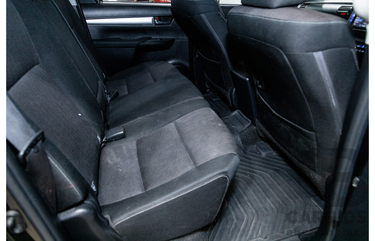 07/2017 Toyota Hilux SR5 (4x4) N80 GUN126R Dual Cab Eclipse Black Turbo Diesel 2.8L