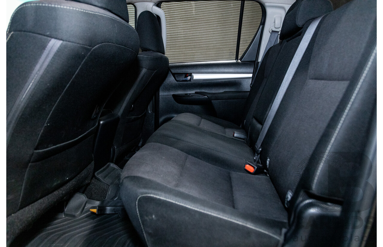 07/2017 Toyota Hilux SR5 (4x4) N80 GUN126R Dual Cab Eclipse Black Turbo Diesel 2.8L