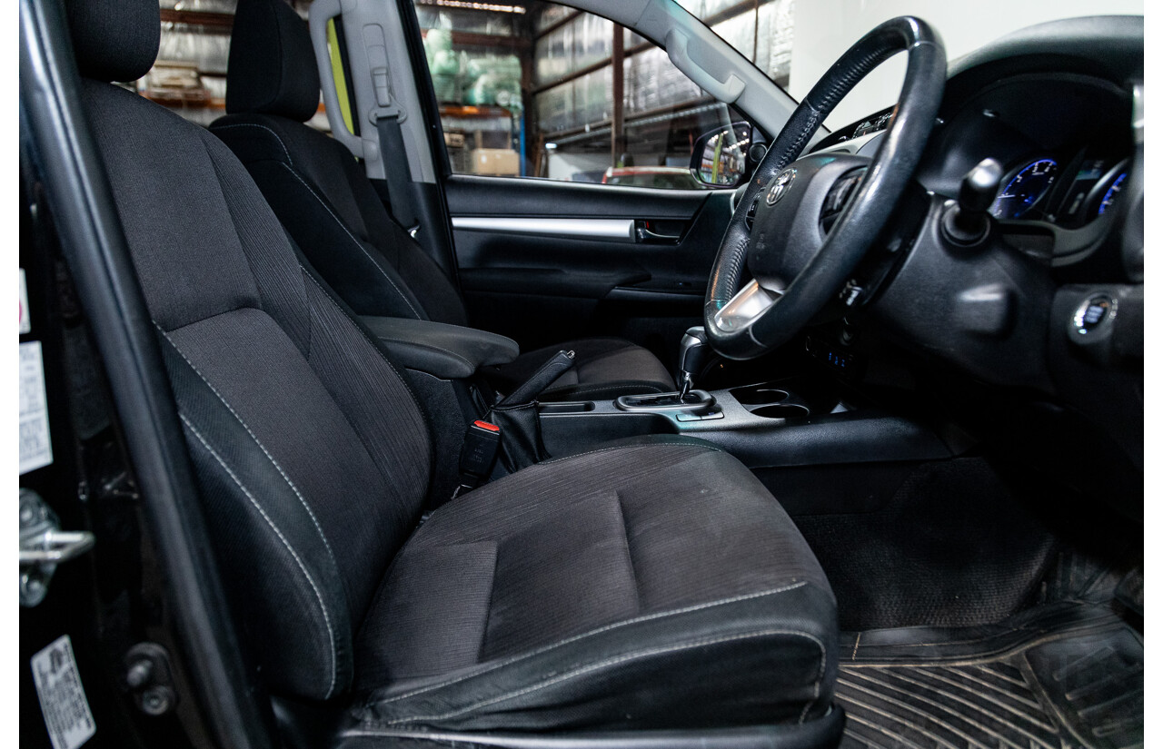 07/2017 Toyota Hilux SR5 (4x4) N80 GUN126R Dual Cab Eclipse Black Turbo Diesel 2.8L