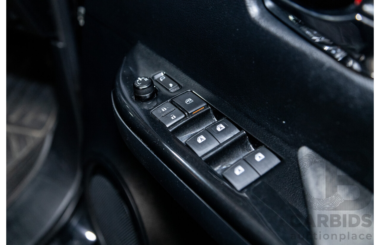 07/2017 Toyota Hilux SR5 (4x4) N80 GUN126R Dual Cab Eclipse Black Turbo Diesel 2.8L