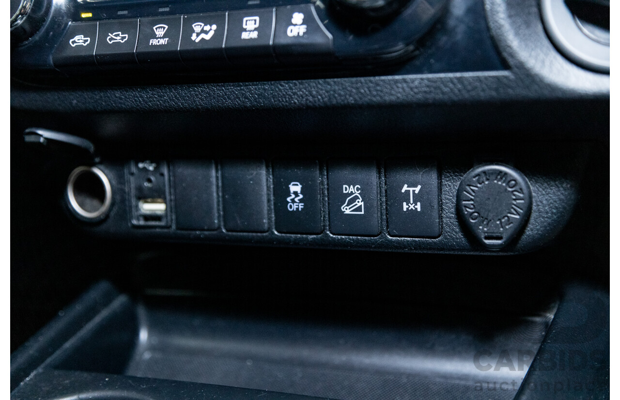 07/2017 Toyota Hilux SR5 (4x4) N80 GUN126R Dual Cab Eclipse Black Turbo Diesel 2.8L