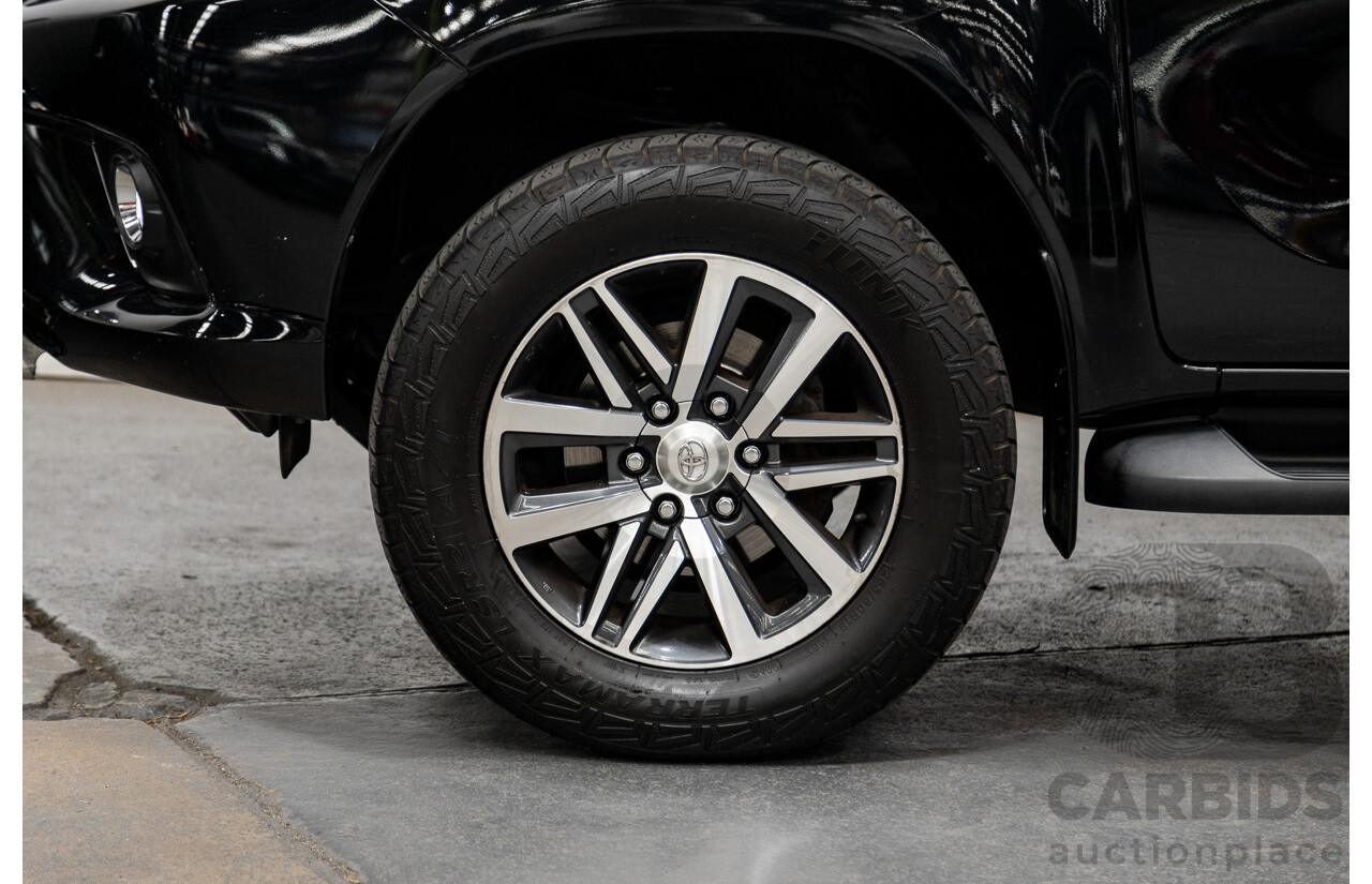 07/2017 Toyota Hilux SR5 (4x4) N80 GUN126R Dual Cab Eclipse Black Turbo Diesel 2.8L