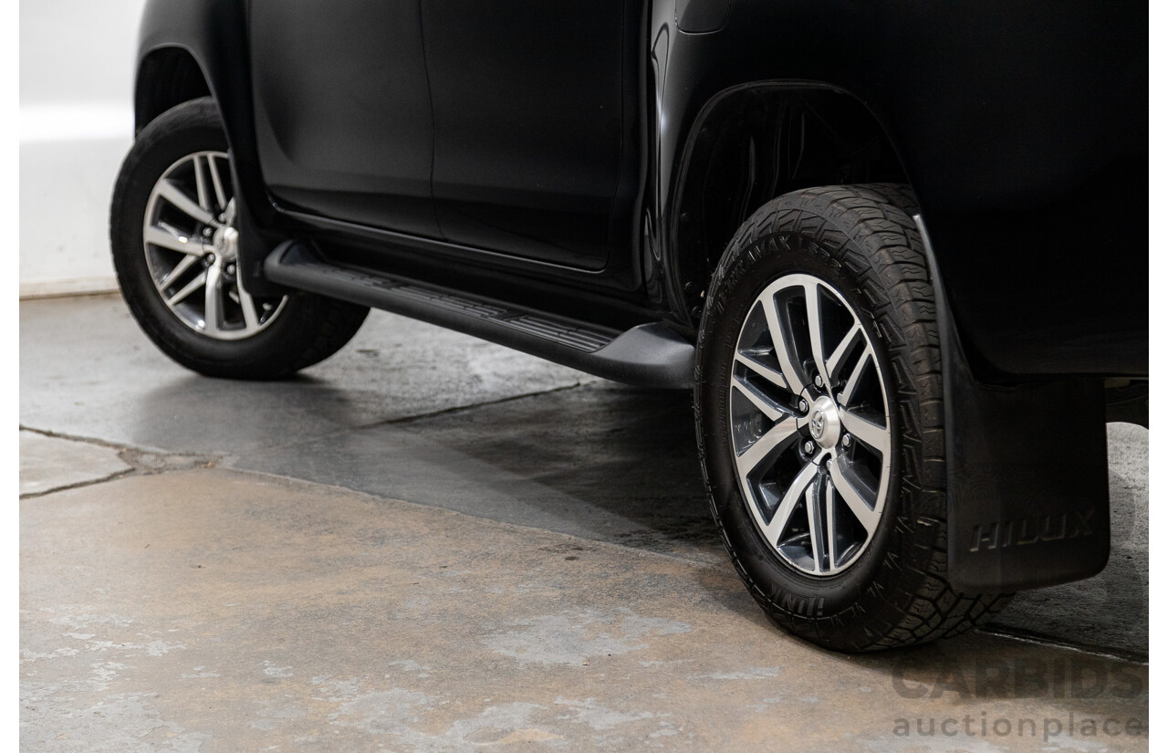 07/2017 Toyota Hilux SR5 (4x4) N80 GUN126R Dual Cab Eclipse Black Turbo Diesel 2.8L