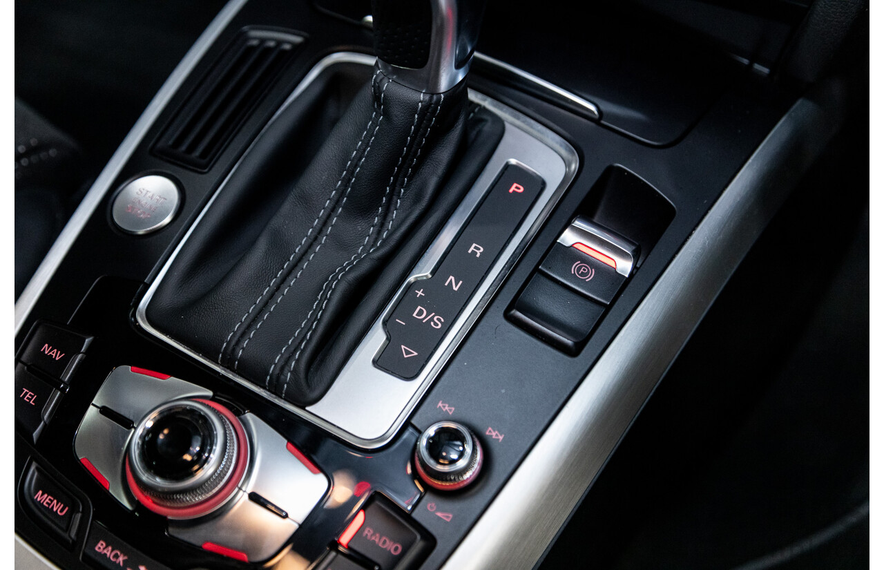 12/2015 Audi A4 2.0 TFSI S-Line Quattro (AWD) B8 (8K) 4d Sedan Ibis White 2.0L Turbo