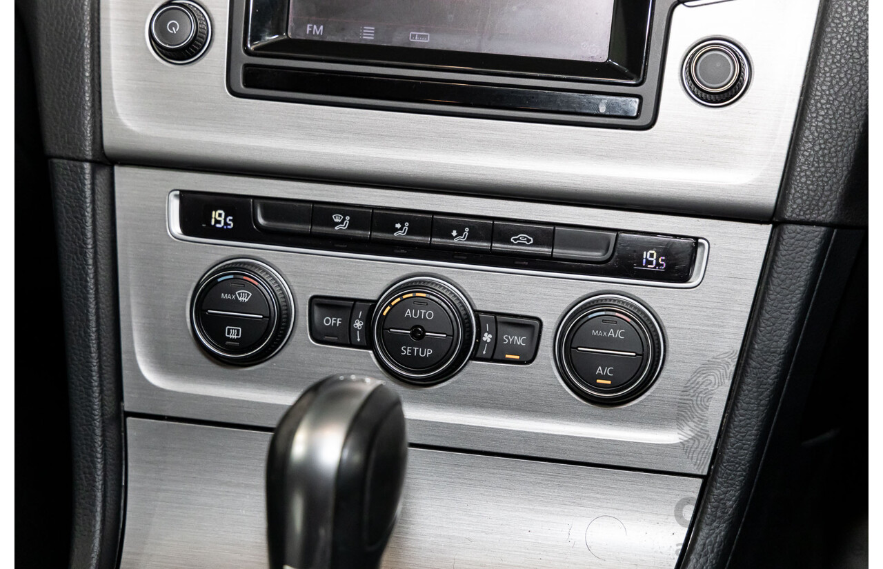 7/2014 Volkswagen Golf 90 TSI Comfortline AU MY14 4d Wagon Pure White Turbo 1.4L