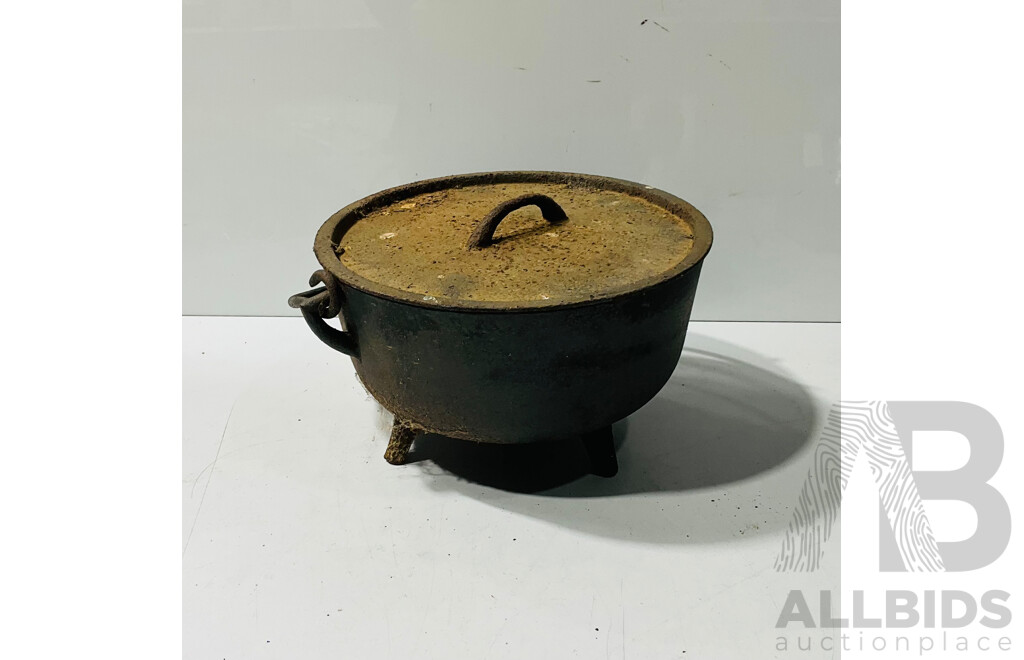 Cast Iron Tri-footed Lidded Camping Oven