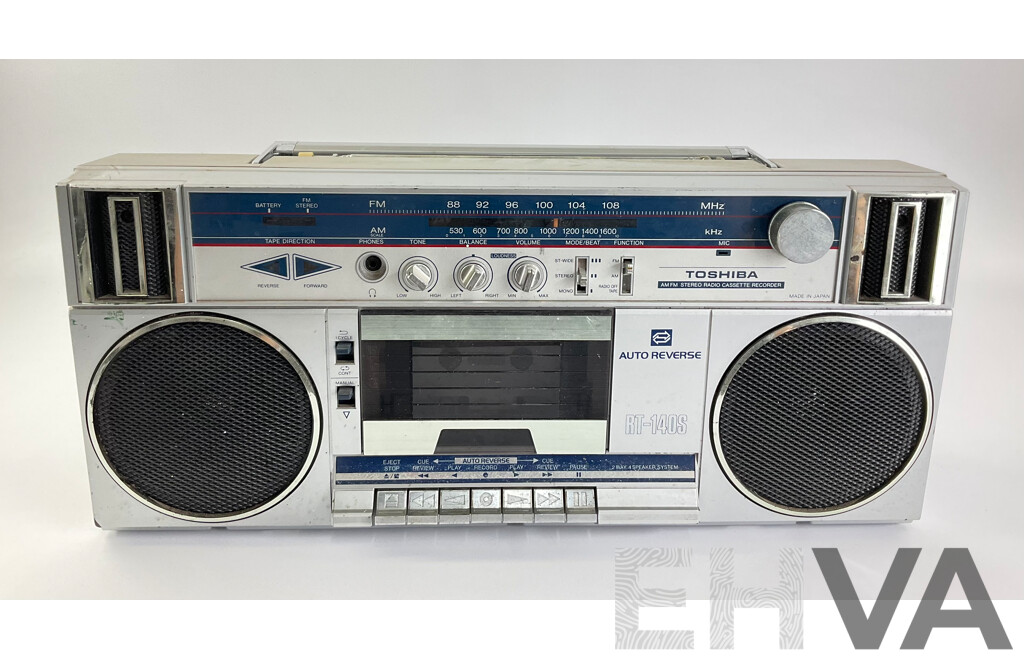 Retro Toshiba RT-140S Portable Boombox, AM/FM, Tape Deck Auto Reverse