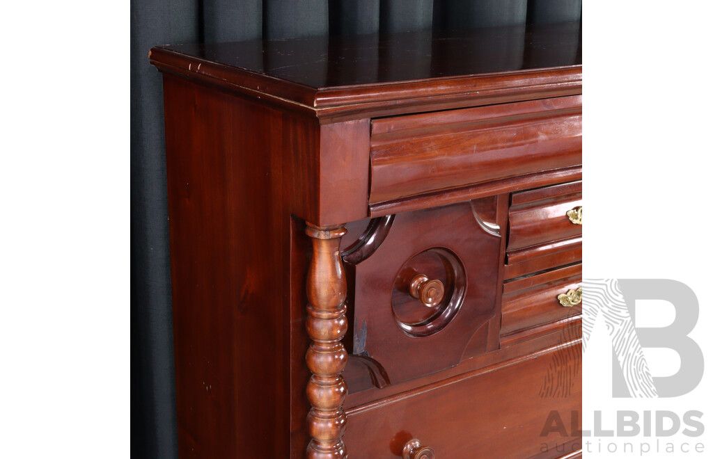 Vintage Classic Mahogany Collection Chest of Drawers with Bobbin Front Supports