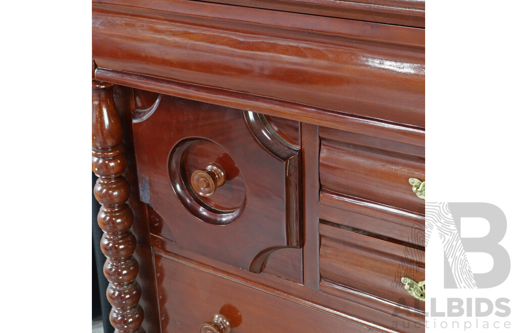 Vintage Classic Mahogany Collection Chest of Drawers with Bobbin Front Supports