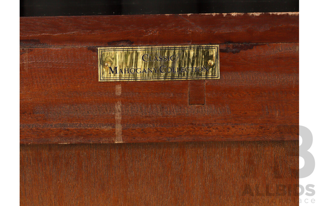 Vintage Classic Mahogany Collection Chest of Drawers with Bobbin Front Supports