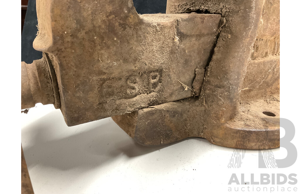 Very Large Vintage Dawn 6SP Engineers Vice, 30 Kilograms