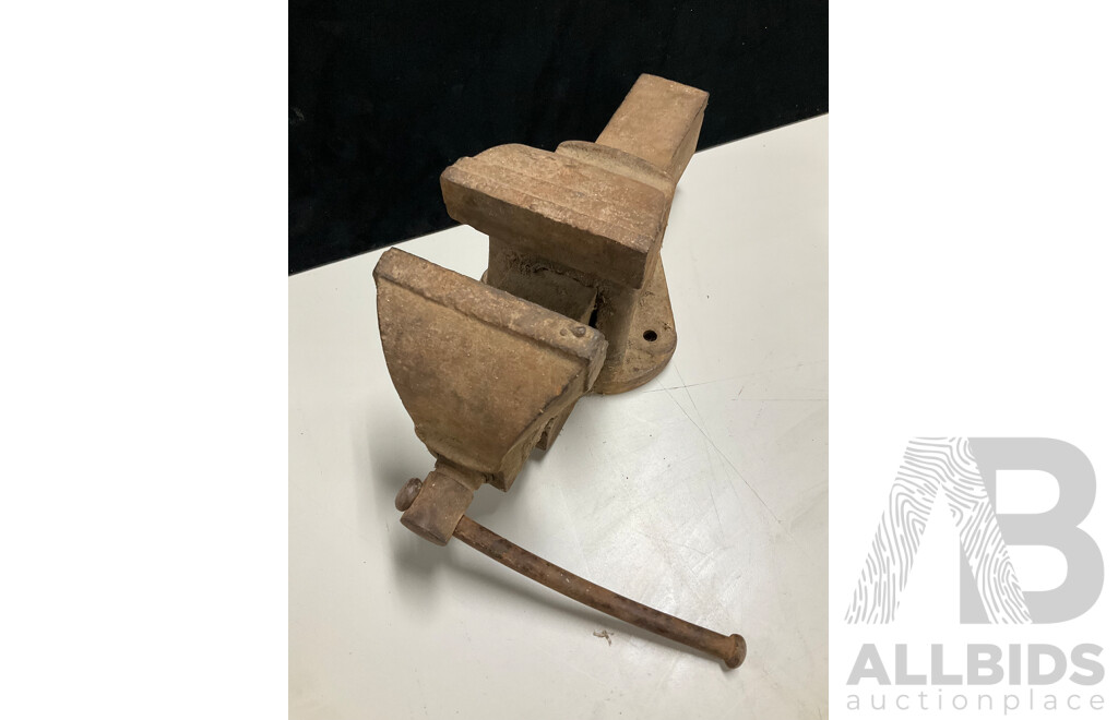 Very Large Vintage Dawn 6SP Engineers Vice, 30 Kilograms