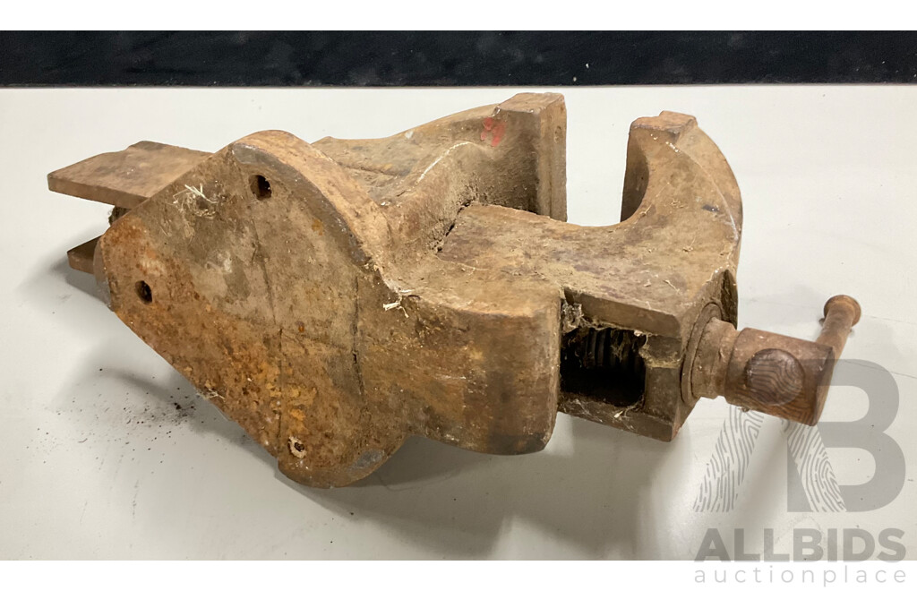 Very Large Vintage Dawn 6SP Engineers Vice, 30 Kilograms