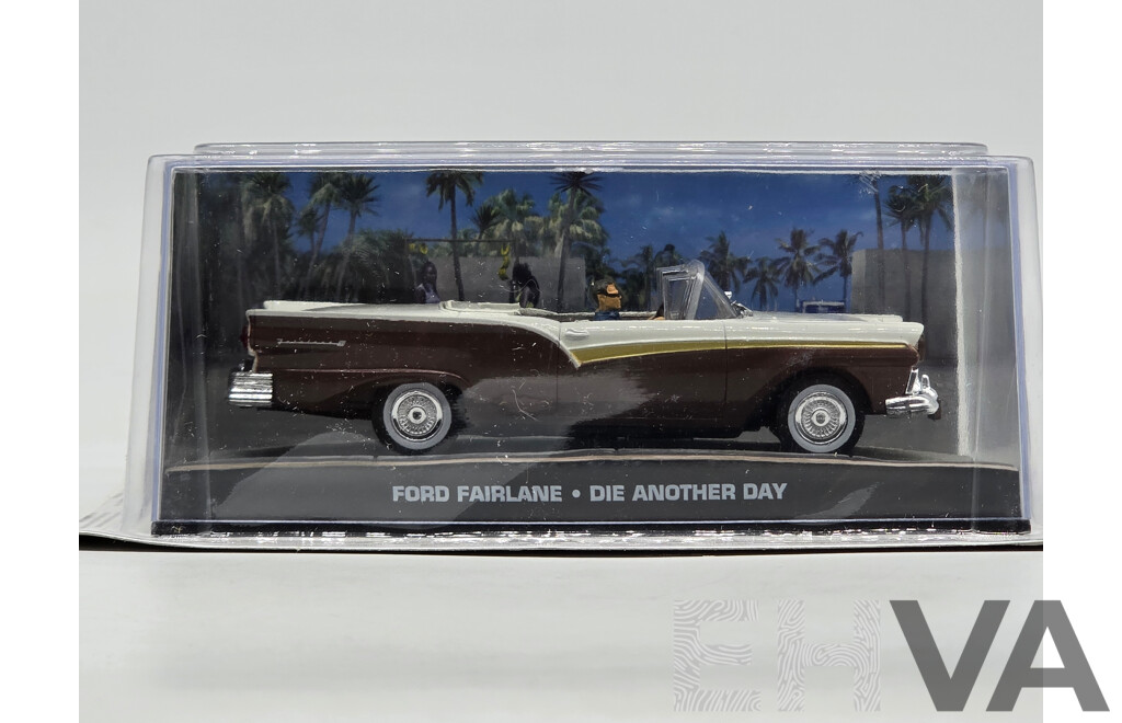 GE Fabbri Ltd 1957 Ford Fairlane 500 Sunliner Two Tone - James Bond 007 Die Another Day 1:43 Scale Model Car - Sealed in Blister