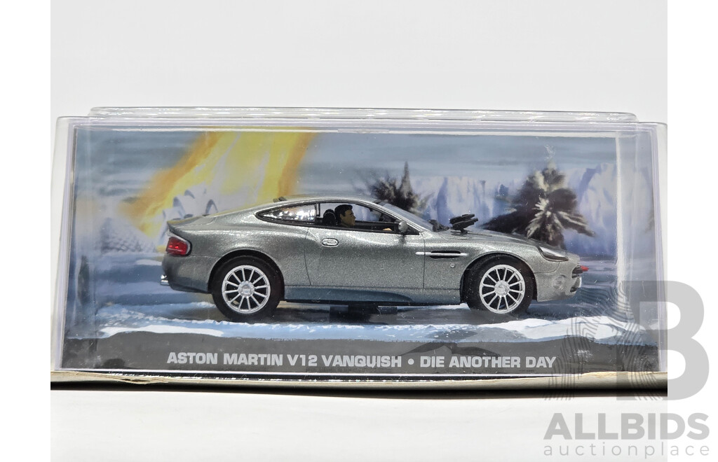 GE Fabbri Ltd 2002 Aston Martin V12 Vanquish Coupe Silver - James Bond 007 Die Another Day 1:43 Scale Model Car - Sealed in Blister