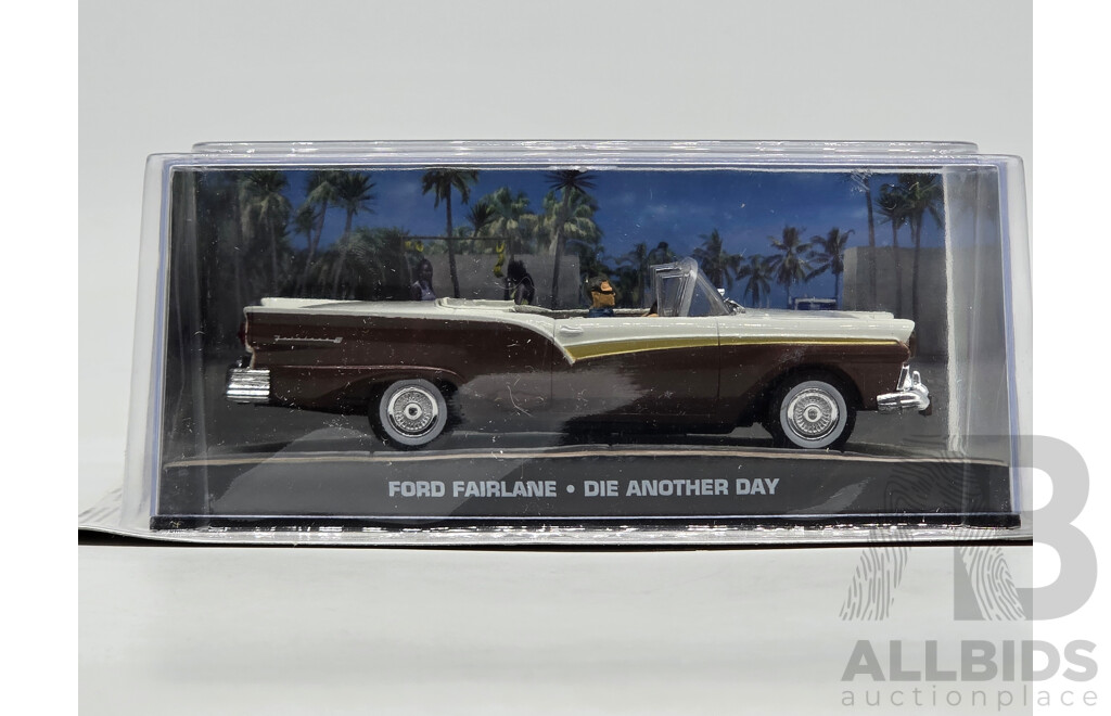 GE Fabbri Ltd 1957 Ford Fairlane 500 Sunliner Two Tone - James Bond 007 Die Another Day 1:43 Scale Model Car - Sealed in Blister