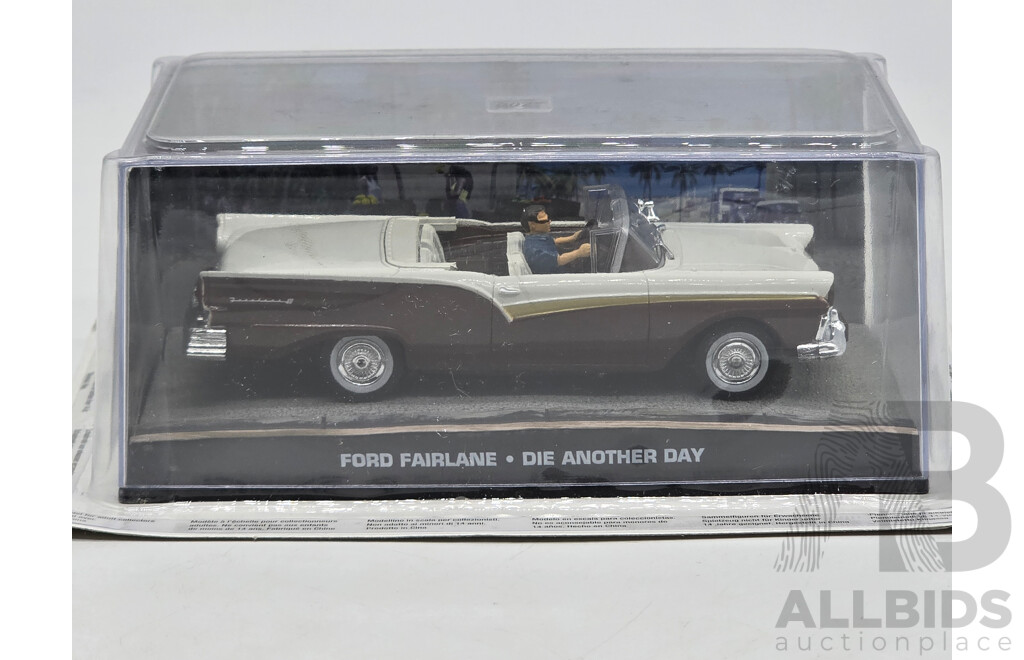 GE Fabbri Ltd 1957 Ford Fairlane 500 Sunliner Two Tone - James Bond 007 Die Another Day 1:43 Scale Model Car - Sealed in Blister