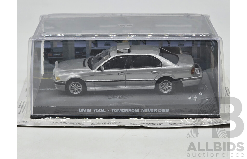GE Fabbri Ltd 1997 BMW 750iL E38 Silver - James Bond 007 Tomorrow Never Dies 1:43 Scale Model Car - Sealed in Blister