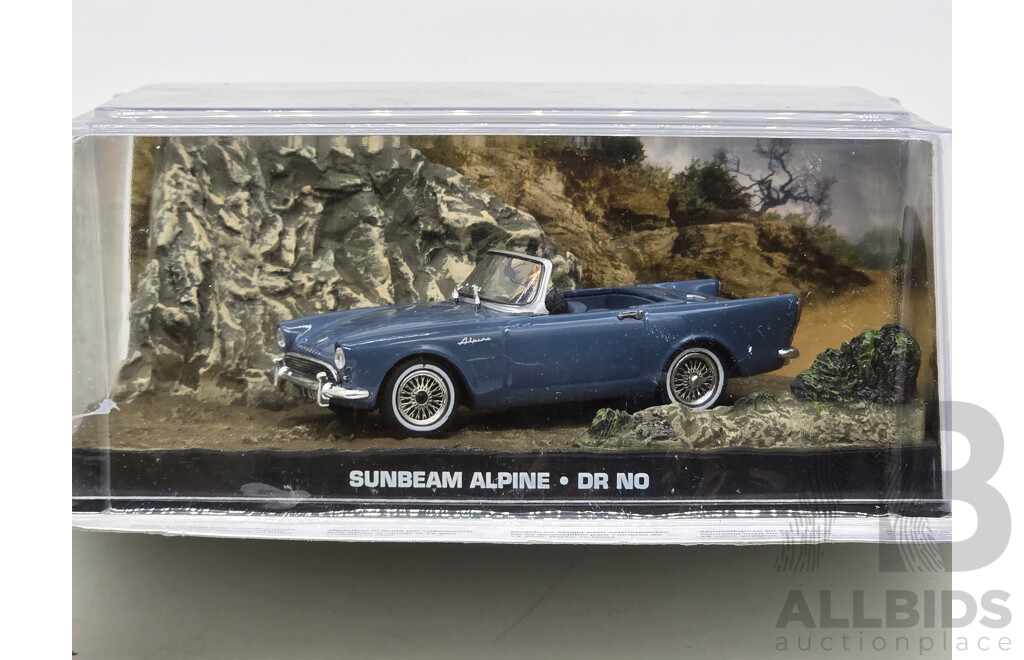 GE Fabbri Ltd 1961 Sunbeam Apline Roadster Blue (First Bond Car) - James Bond 007 Dr No 1:43 Scale Model Car - Sealed in Blister