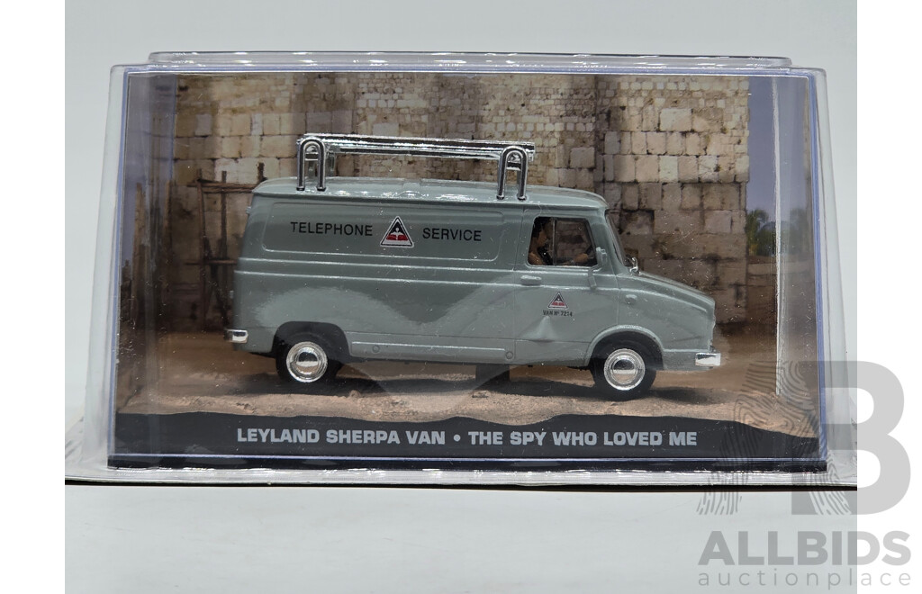 GE Fabbri Ltd 1975 Leyland Sherpa 240 Deluxe Van - James Bond 007 the Spy Who Loved Me 1:43 Scale Model Car - Sealed in Blister