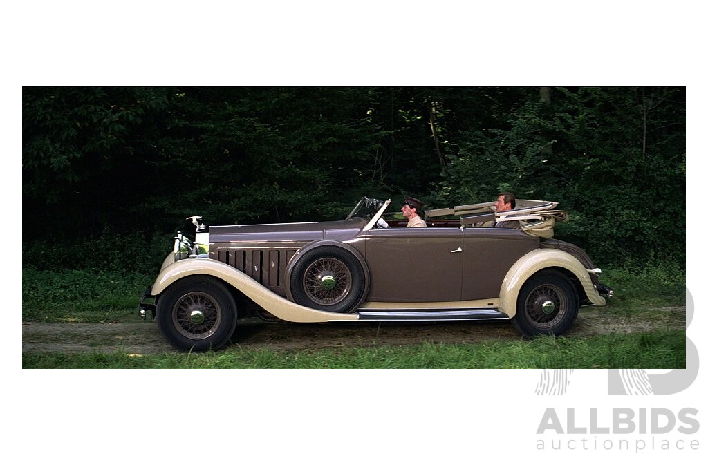 GE Fabbri Ltd 1936 Hispano-Suiza J12 Cabriolet Grey - James Bond 007 Moonraker 1:43 Scale Model Car - Sealed in Blister