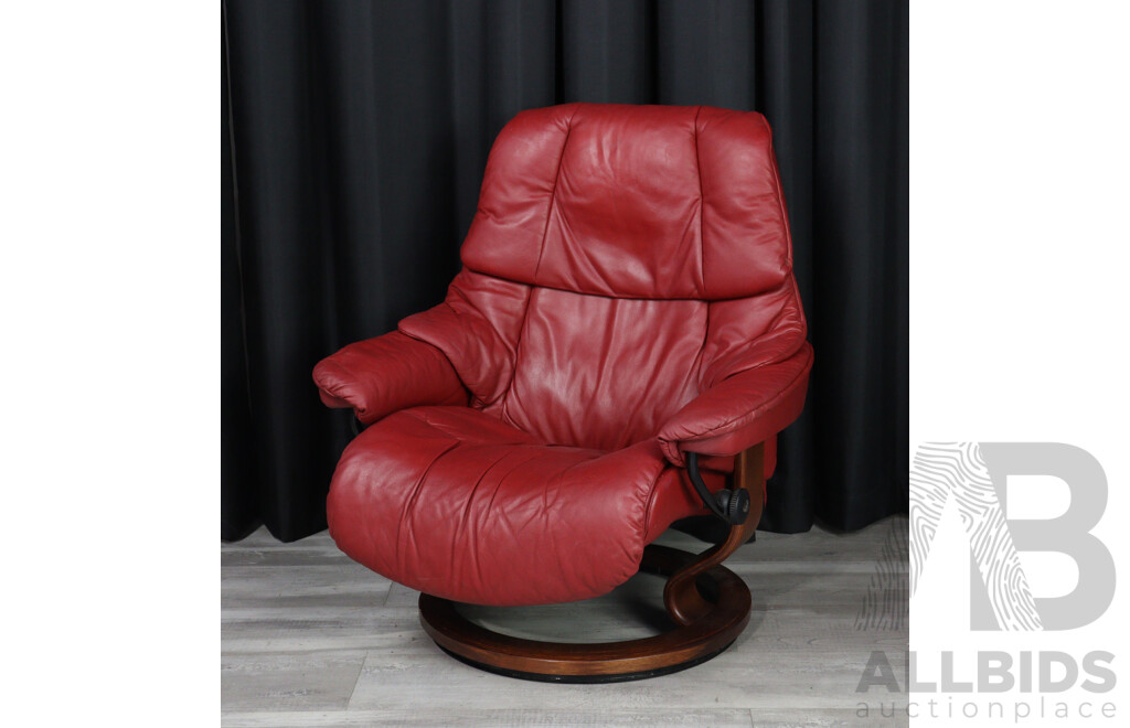 Ekorness Stressless Red Leather Recliner