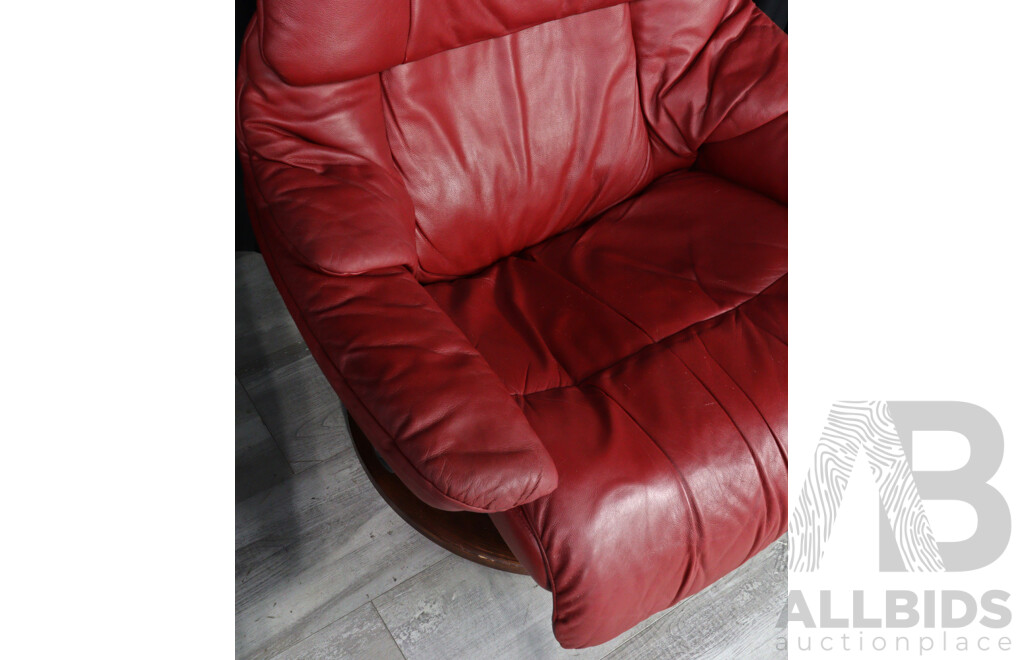 Ekorness Stressless Red Leather Recliner