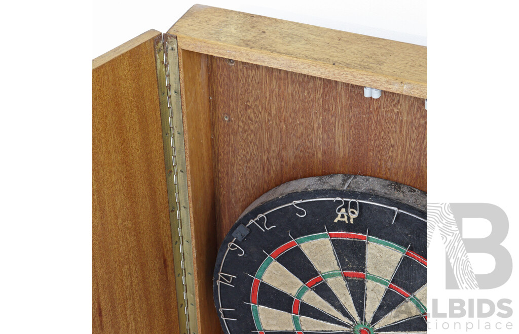 Dartboard in Mounted Walnut Case