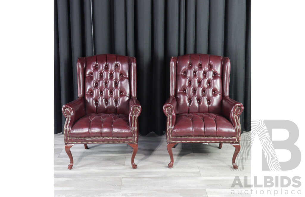 Three Piece Queen Anne Style Vinyl Lounge Suite