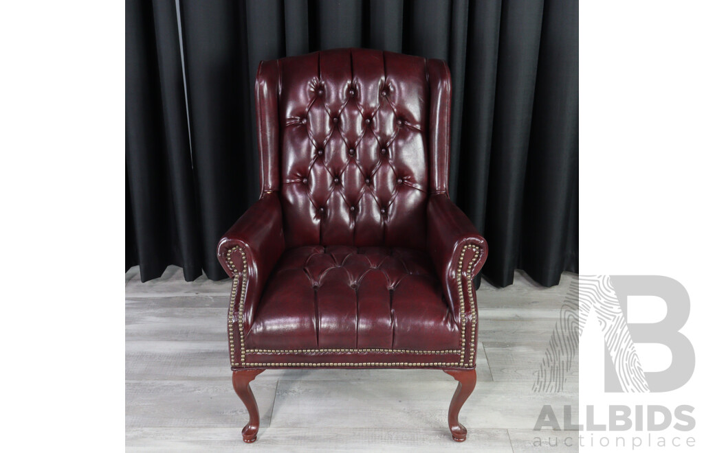 Three Piece Queen Anne Style Vinyl Lounge Suite