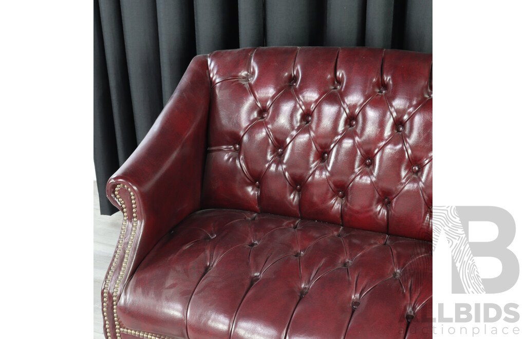 Three Piece Queen Anne Style Vinyl Lounge Suite