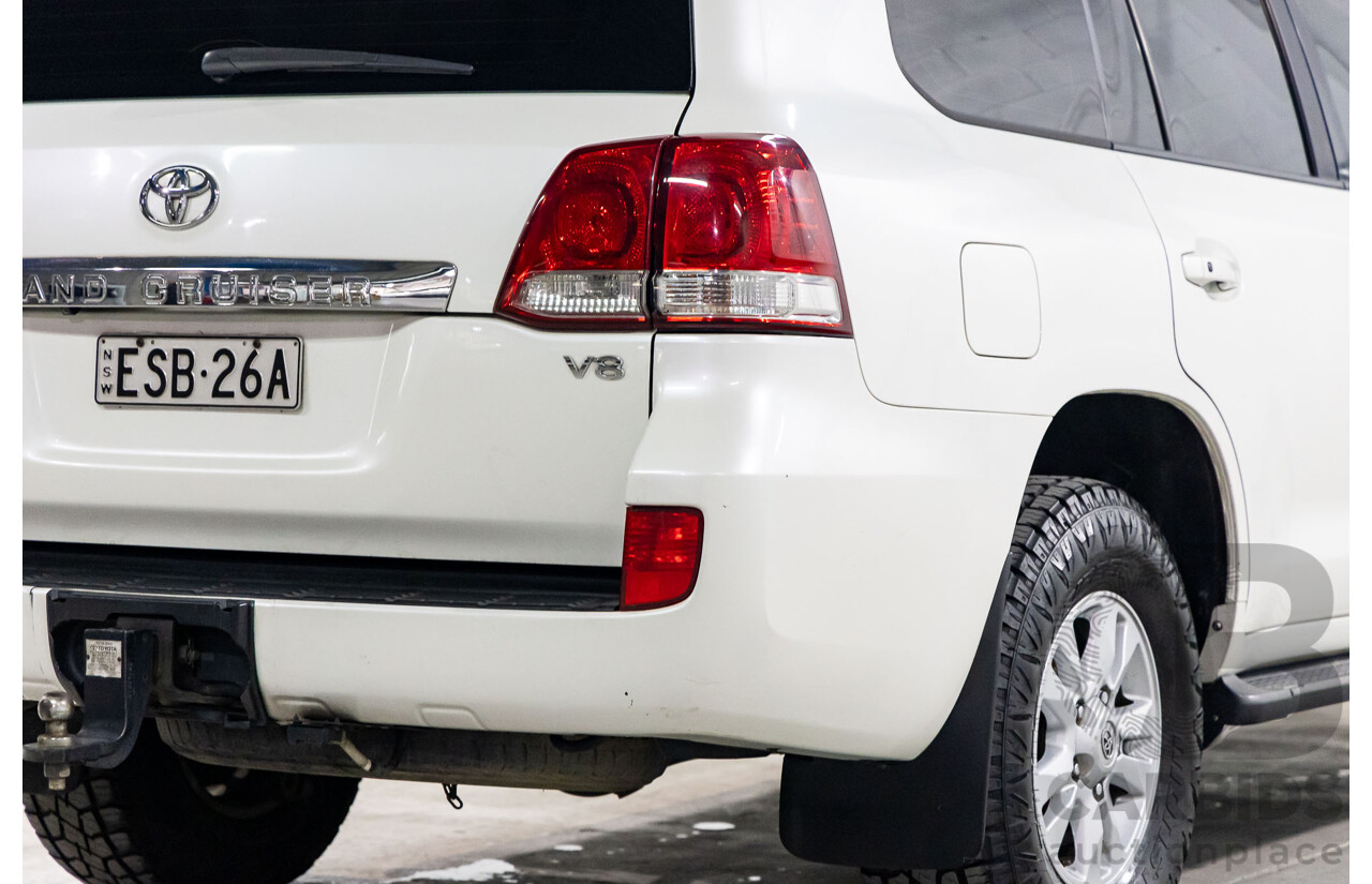 1/2008 Toyota Landcruiser Sahara (4x4) VDJ200R 4d Wagon Crystal Pearl Turbo Diesel V8 4.5L - 7 Seater