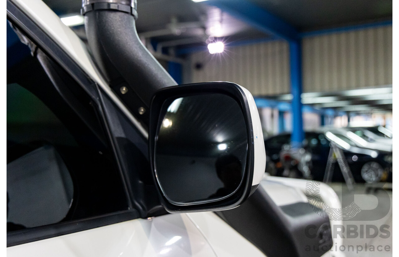 1/2008 Toyota Landcruiser Sahara (4x4) VDJ200R 4d Wagon Crystal Pearl Turbo Diesel V8 4.5L - 7 Seater