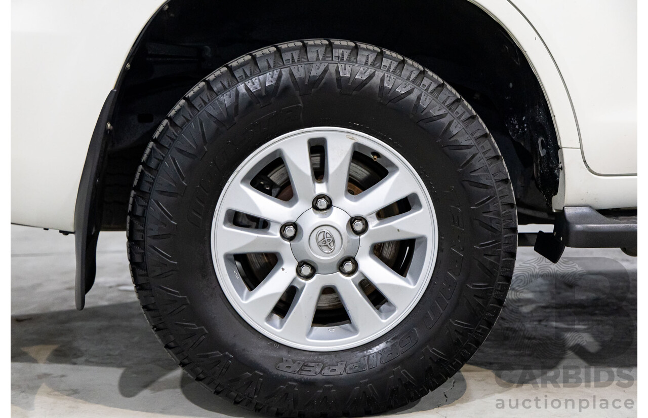 1/2008 Toyota Landcruiser Sahara (4x4) VDJ200R 4d Wagon Crystal Pearl Turbo Diesel V8 4.5L - 7 Seater