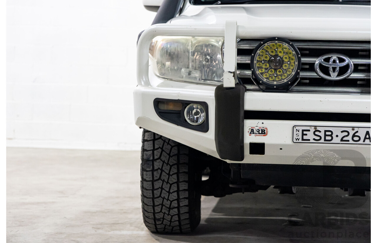1/2008 Toyota Landcruiser Sahara (4x4) VDJ200R 4d Wagon Crystal Pearl Turbo Diesel V8 4.5L - 7 Seater