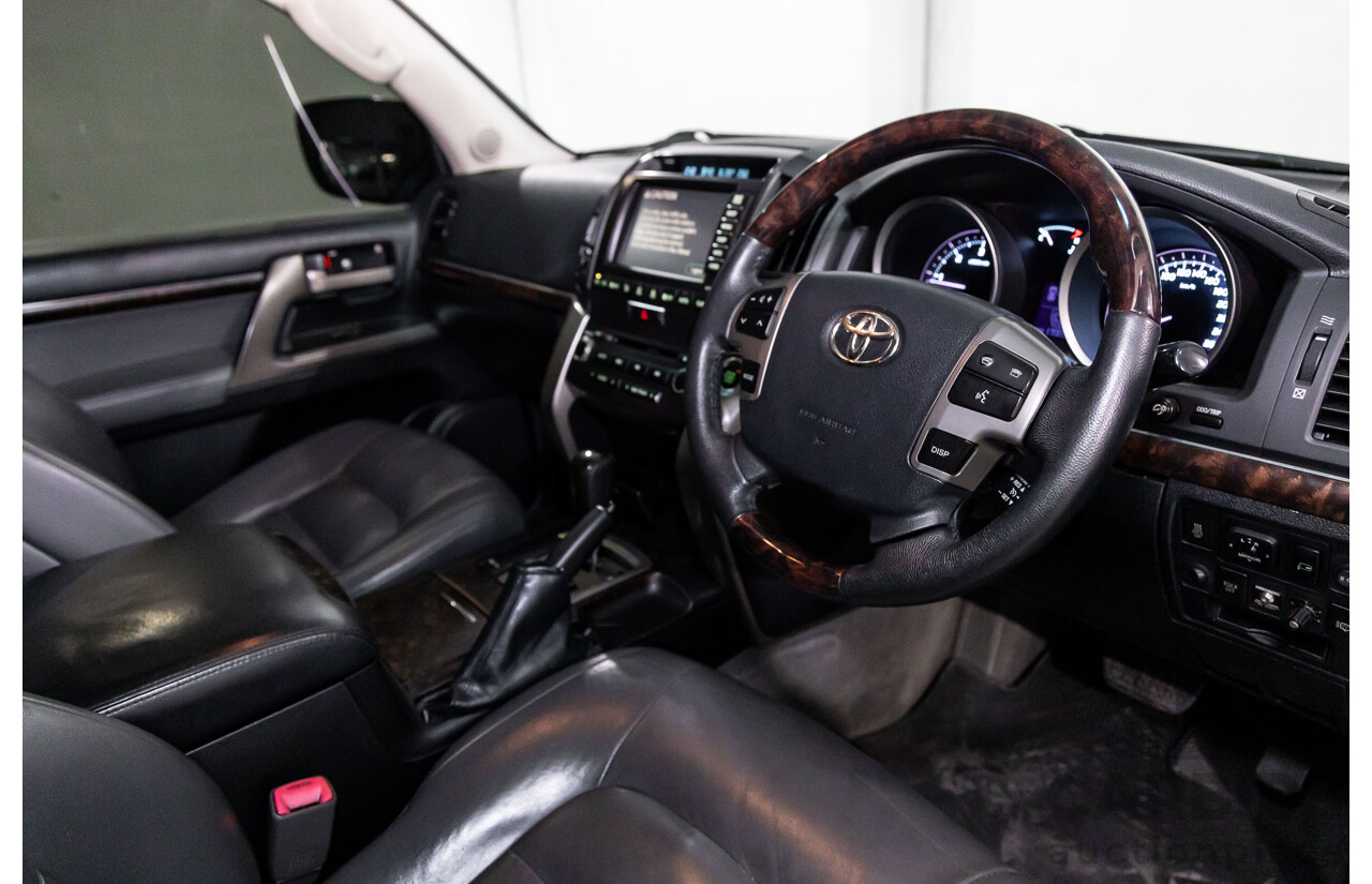 1/2008 Toyota Landcruiser Sahara (4x4) VDJ200R 4d Wagon Crystal Pearl Turbo Diesel V8 4.5L - 7 Seater