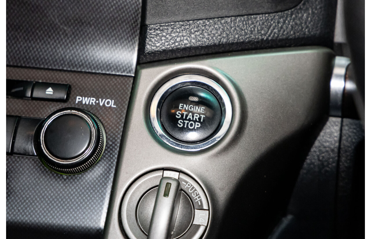 1/2008 Toyota Landcruiser Sahara (4x4) VDJ200R 4d Wagon Crystal Pearl Turbo Diesel V8 4.5L - 7 Seater