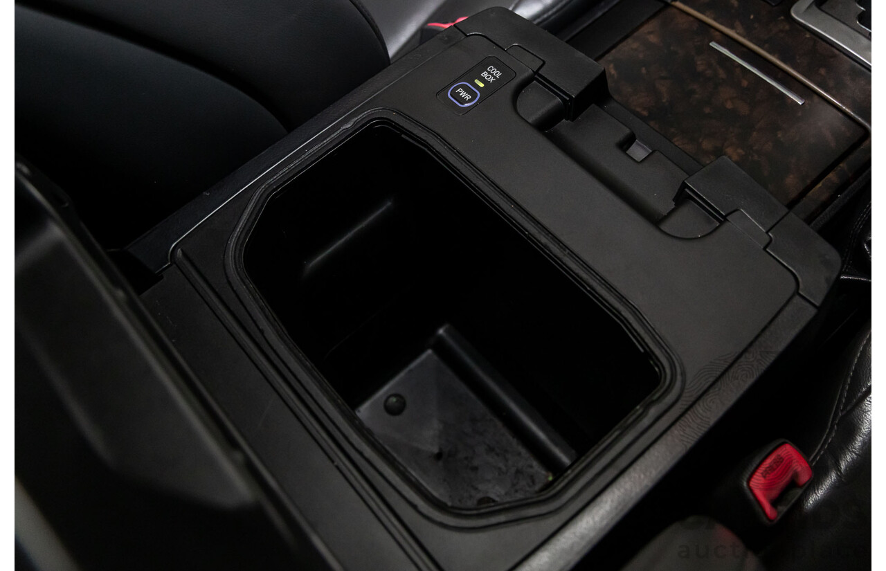 1/2008 Toyota Landcruiser Sahara (4x4) VDJ200R 4d Wagon Crystal Pearl Turbo Diesel V8 4.5L - 7 Seater