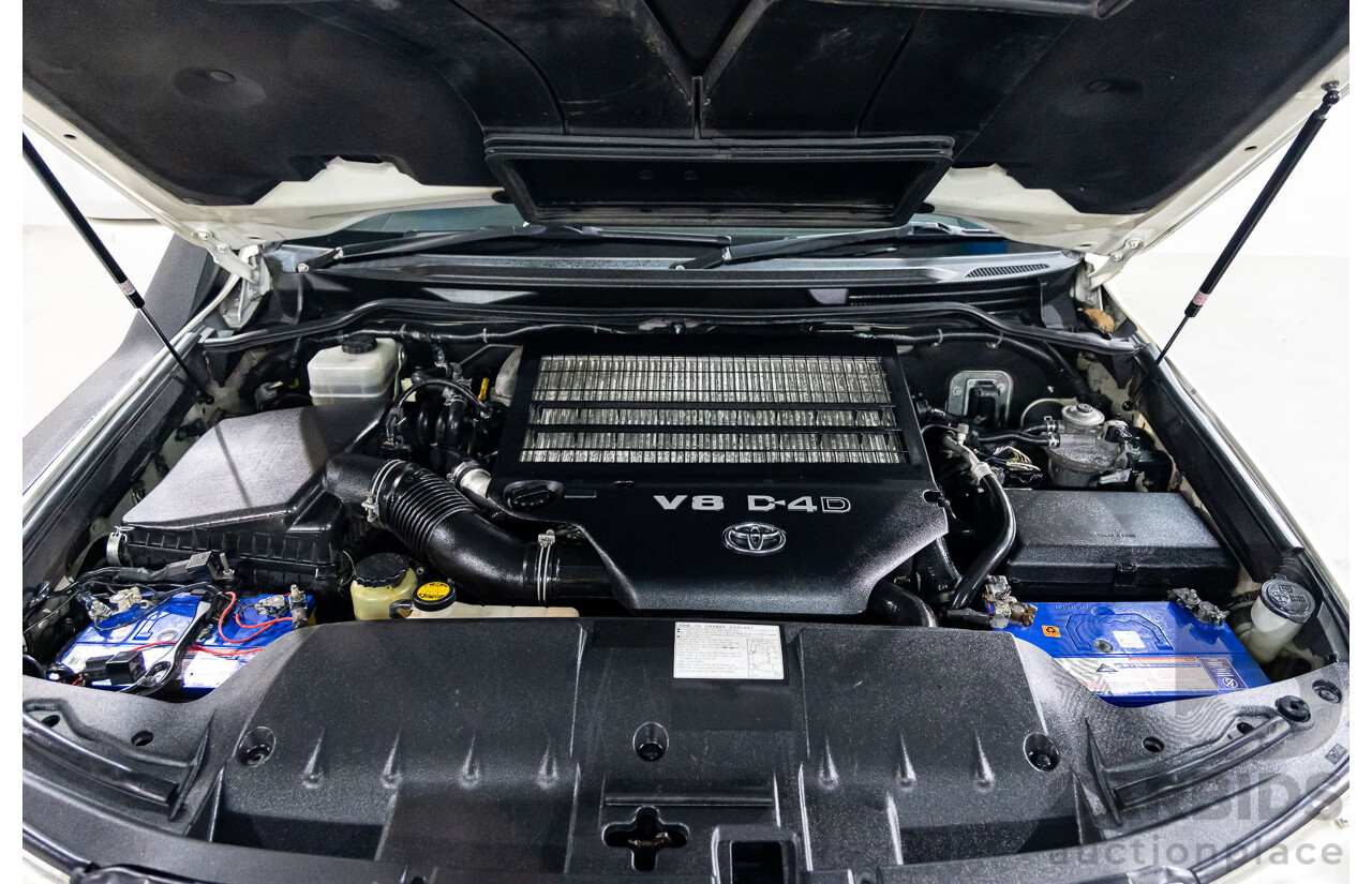 1/2008 Toyota Landcruiser Sahara (4x4) VDJ200R 4d Wagon Crystal Pearl Turbo Diesel V8 4.5L - 7 Seater