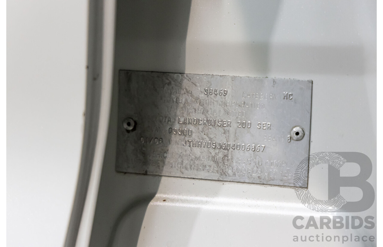 1/2008 Toyota Landcruiser Sahara (4x4) VDJ200R 4d Wagon Crystal Pearl Turbo Diesel V8 4.5L - 7 Seater