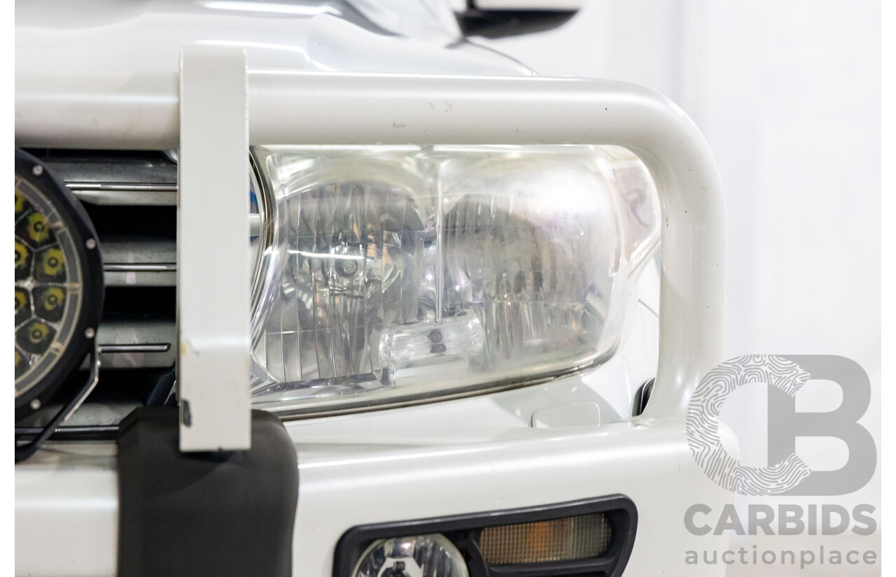1/2008 Toyota Landcruiser Sahara (4x4) VDJ200R 4d Wagon Crystal Pearl Turbo Diesel V8 4.5L - 7 Seater