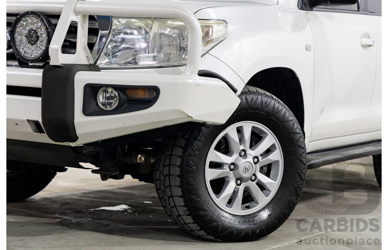 1/2008 Toyota Landcruiser Sahara (4x4) VDJ200R 4d Wagon Crystal Pearl Turbo Diesel V8 4.5L - 7 Seater
