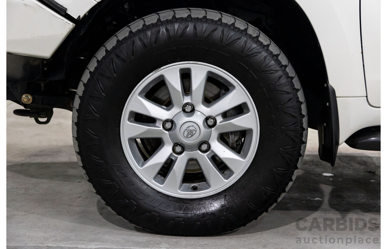 1/2008 Toyota Landcruiser Sahara (4x4) VDJ200R 4d Wagon Crystal Pearl Turbo Diesel V8 4.5L - 7 Seater