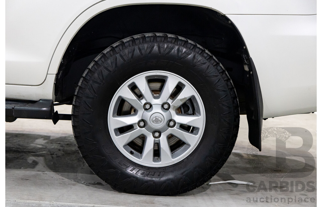 1/2008 Toyota Landcruiser Sahara (4x4) VDJ200R 4d Wagon Crystal Pearl Turbo Diesel V8 4.5L - 7 Seater