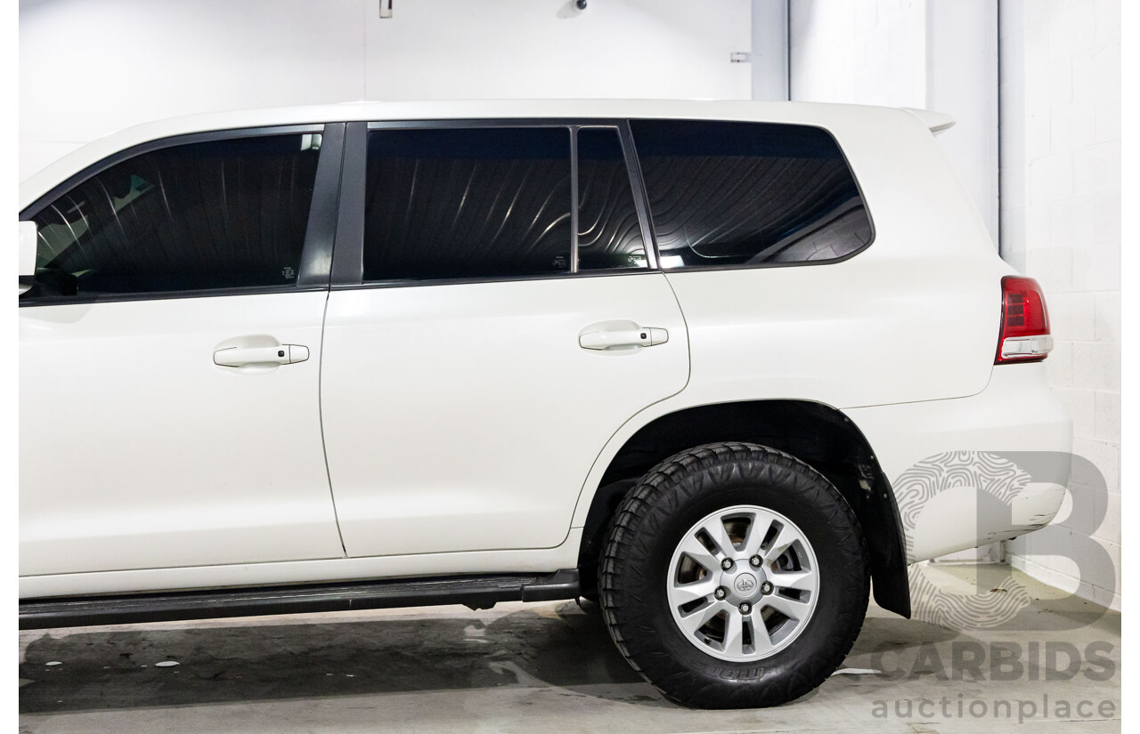 1/2008 Toyota Landcruiser Sahara (4x4) VDJ200R 4d Wagon Crystal Pearl Turbo Diesel V8 4.5L - 7 Seater