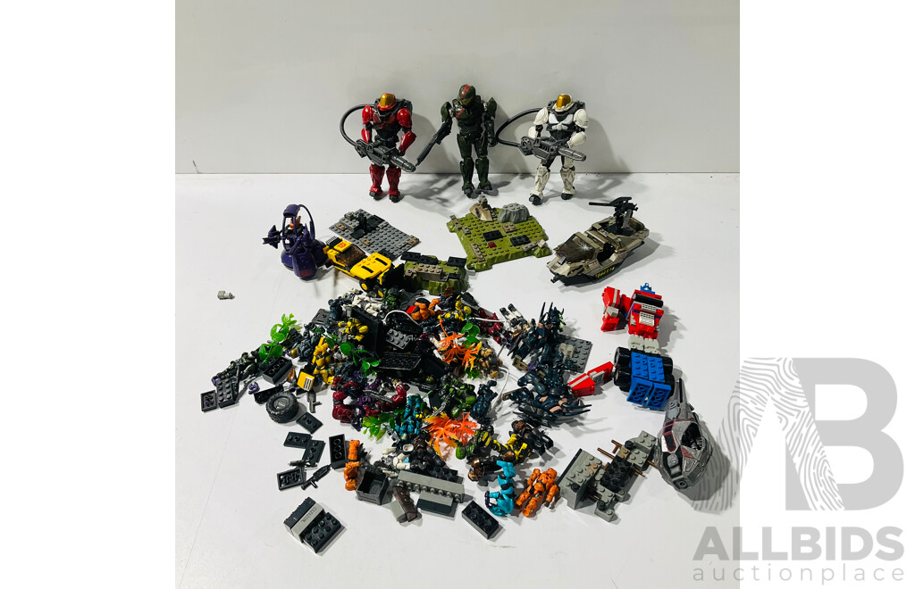Collection of Loose MEGABLOCKs - Primarily HALO and HALO Magnetic Action Figures Including Master Chief