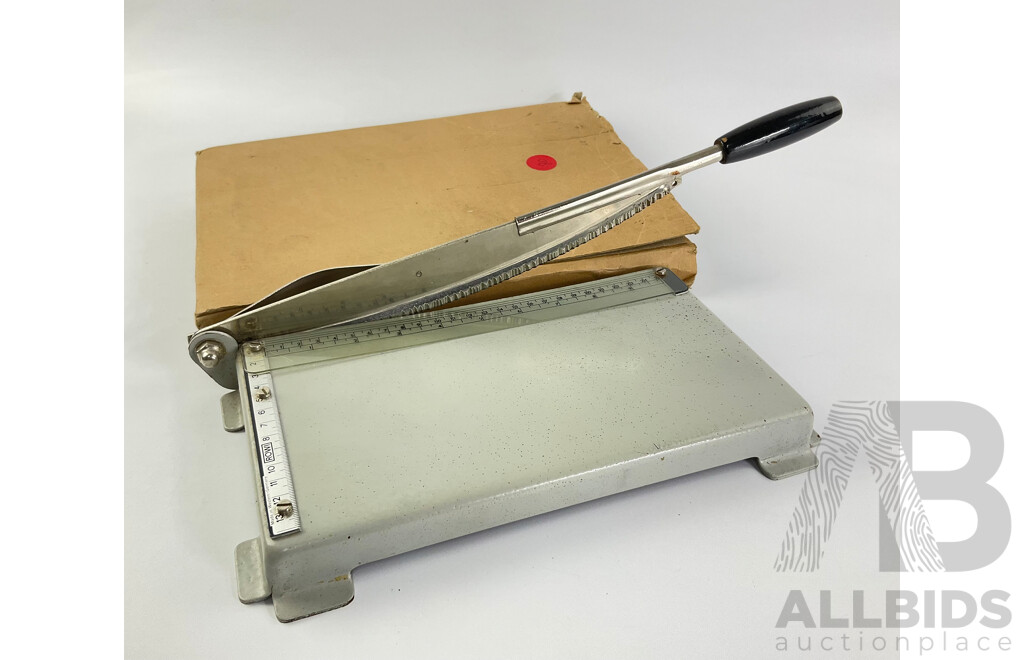 Vintage Rowi Paper Guillotine with Serrated Edge, Made in West Germany
