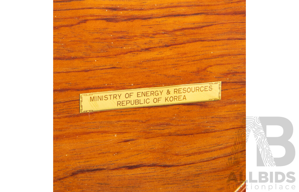 Vintage Korean Octagonal Lined Jewellery Box in Presentation Case